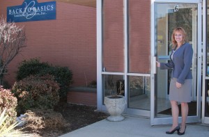 2015, Beverly at the door (3)